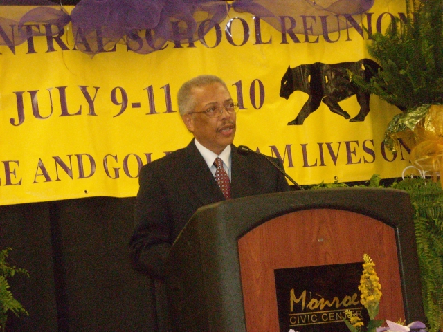 Rev. Willie Wooten (60) gives closing thoughts and prayer.